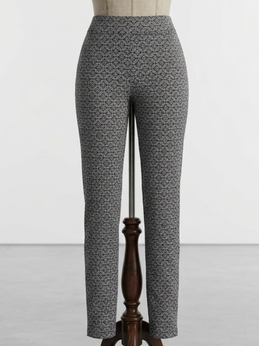 RW&CO.| Geometric Patterned Stretch Brocade Navy/White Pull-On Slim Pants Sz L